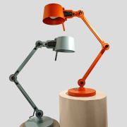 Lámpara de Mesa TONONE Bolt Desk Small 2Arm Foot · Kohen Iluminación
