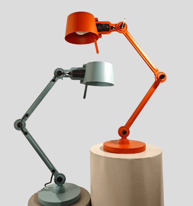 Lámpara de Mesa TONONE Bolt Desk Small 2Arm Foot · Kohen Iluminación
