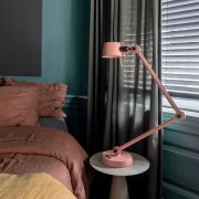 Lámpara de Mesa TONONE Bolt Desk Small 2Arm Foot · Kohen Iluminación