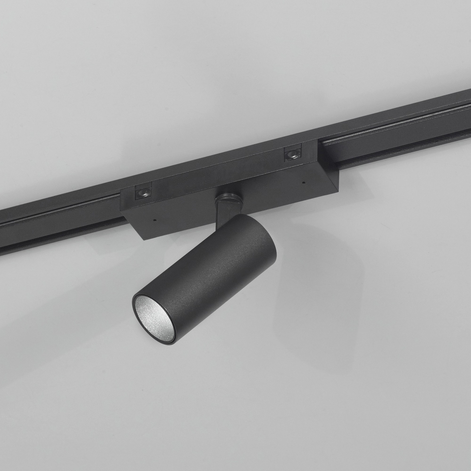 Cabezal Riel Magnético Slim 12W LED · Kohen Iluminación