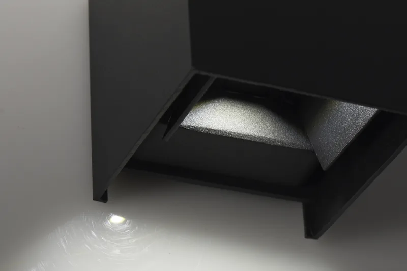 Aplique LED 6W 100 x 100 x 100 mm · Kohen Iluminación