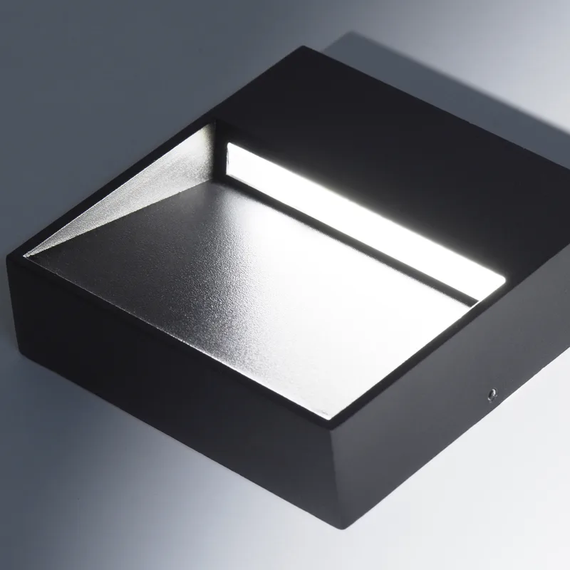 Aplique LED 6W 115 x 32 x 115 mm · Kohen Iluminación