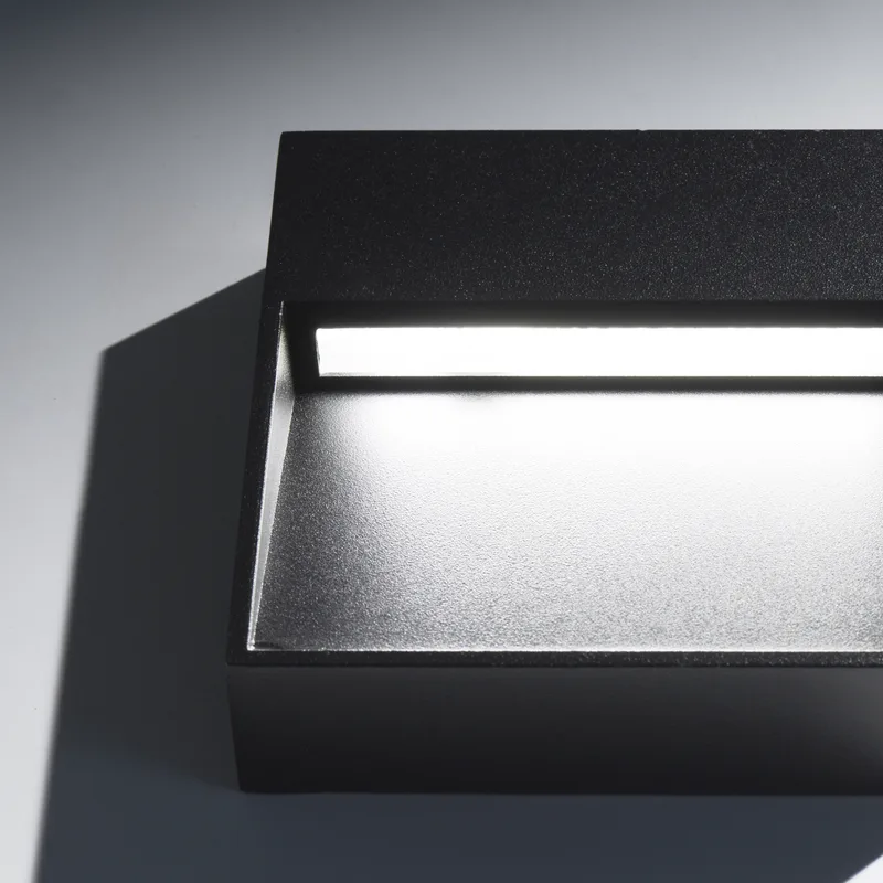 Aplique LED 6W 115 x 32 x 115 mm · Kohen Iluminación
