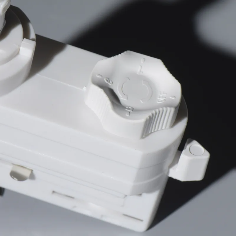 Riel AC 220v Adaptador 3Ef · Kohen Iluminación